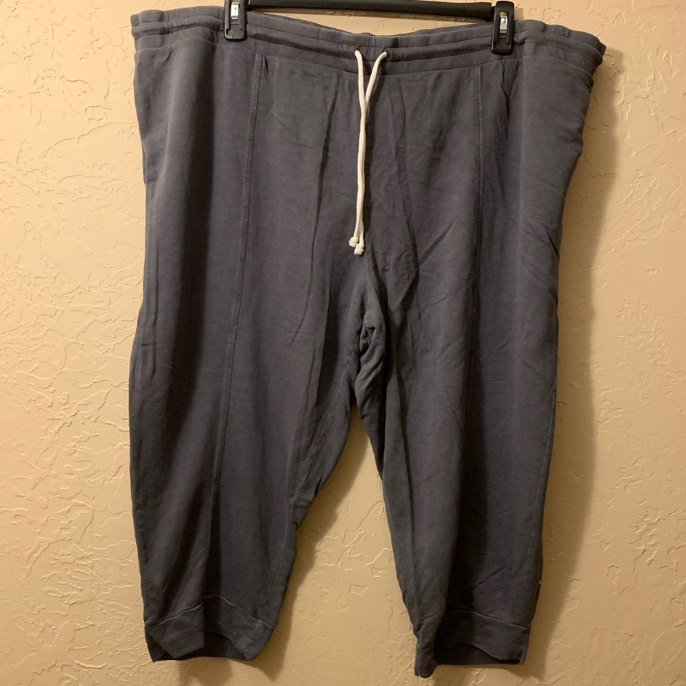 Capri sweats